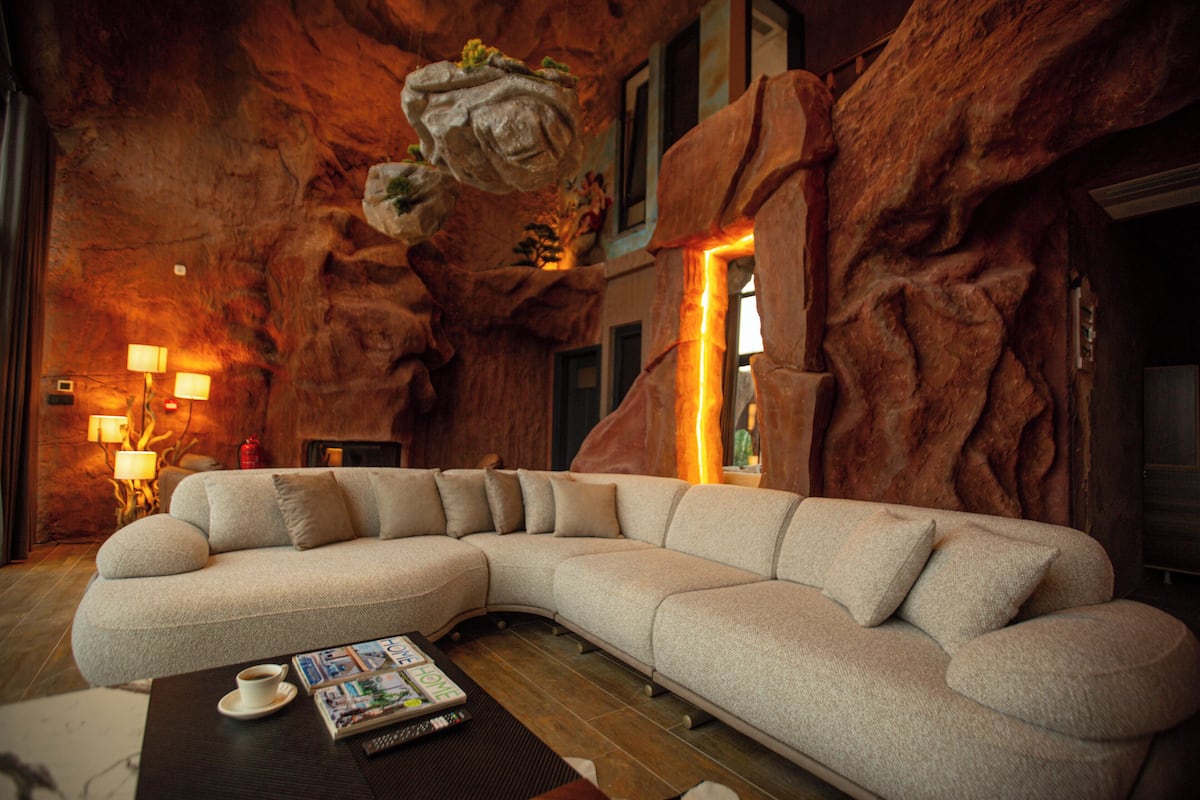 Signature Villa | Living area | 106-cm LCD TV with satellite channels, TV, heated floors