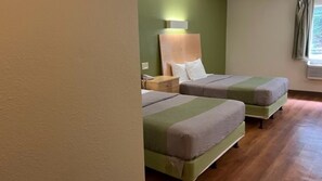 Habitació estàndard, 2 llits dobles | 1 dormitori, escriptori, wifi gratuïta i roba de llit 