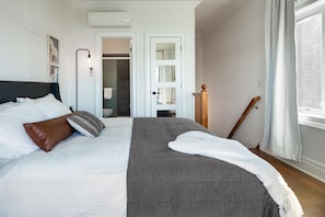 2 quartos, ferros/tábuas de passar roupa, Wi-Fi, roupa de cama