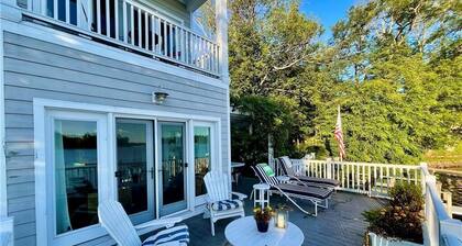 Romantic Waterfront Getaway with an optional MotorBoat