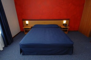Business Double Room Single Use, 1 Double Bed | Free WiFi, bed sheets - HOTEL RESIDENCE DUCALE (Porto Mantovano)