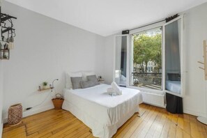 6 habitaciones, tabla de planchar con plancha, internet y ropa de cama 