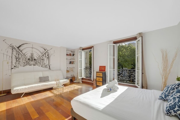 6 habitaciones, tabla de planchar con plancha, internet y ropa de cama 