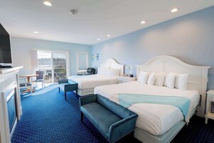 Beach Street Two King | In-room safe, iron/ironing board, free WiFi, bed sheets