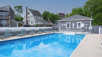 Seasonal outdoor pool, pool umbrellas