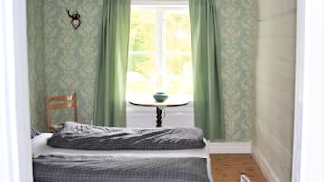 Decoración personalizada, muebles diferentes y ropa de cama