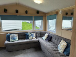 Smart TV, fireplace, DVD player - Newquay Bay Porth Caravan (Newquay)