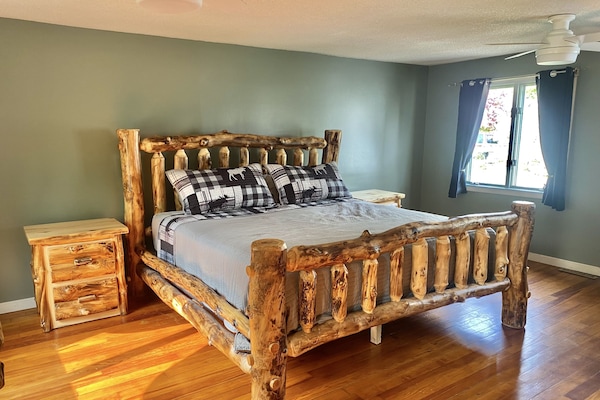 Bedroom 1 - King