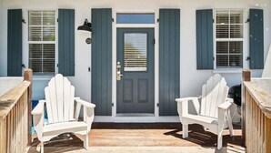 Terrace/patio - Wave Haven 126–5 Min Walk to Seagrove–Sleeps 5 (Santa Rosa Beach)