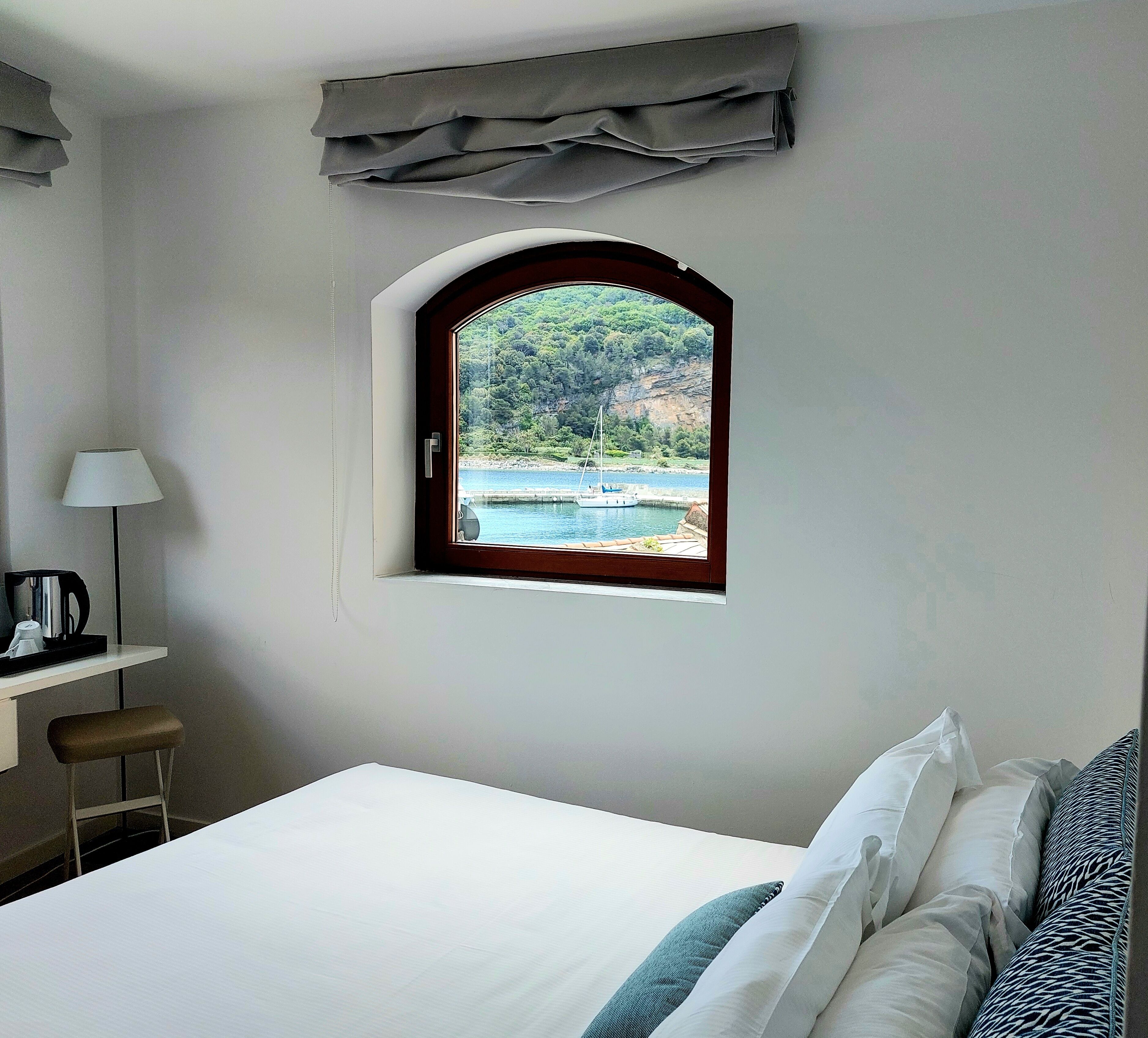 Camera Superior, vista mare | Minibar, insonorizzazione, Wi-Fi gratuito