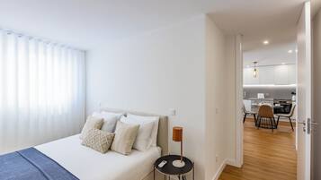 2 bedrooms, desk, iron/ironing board, travel crib