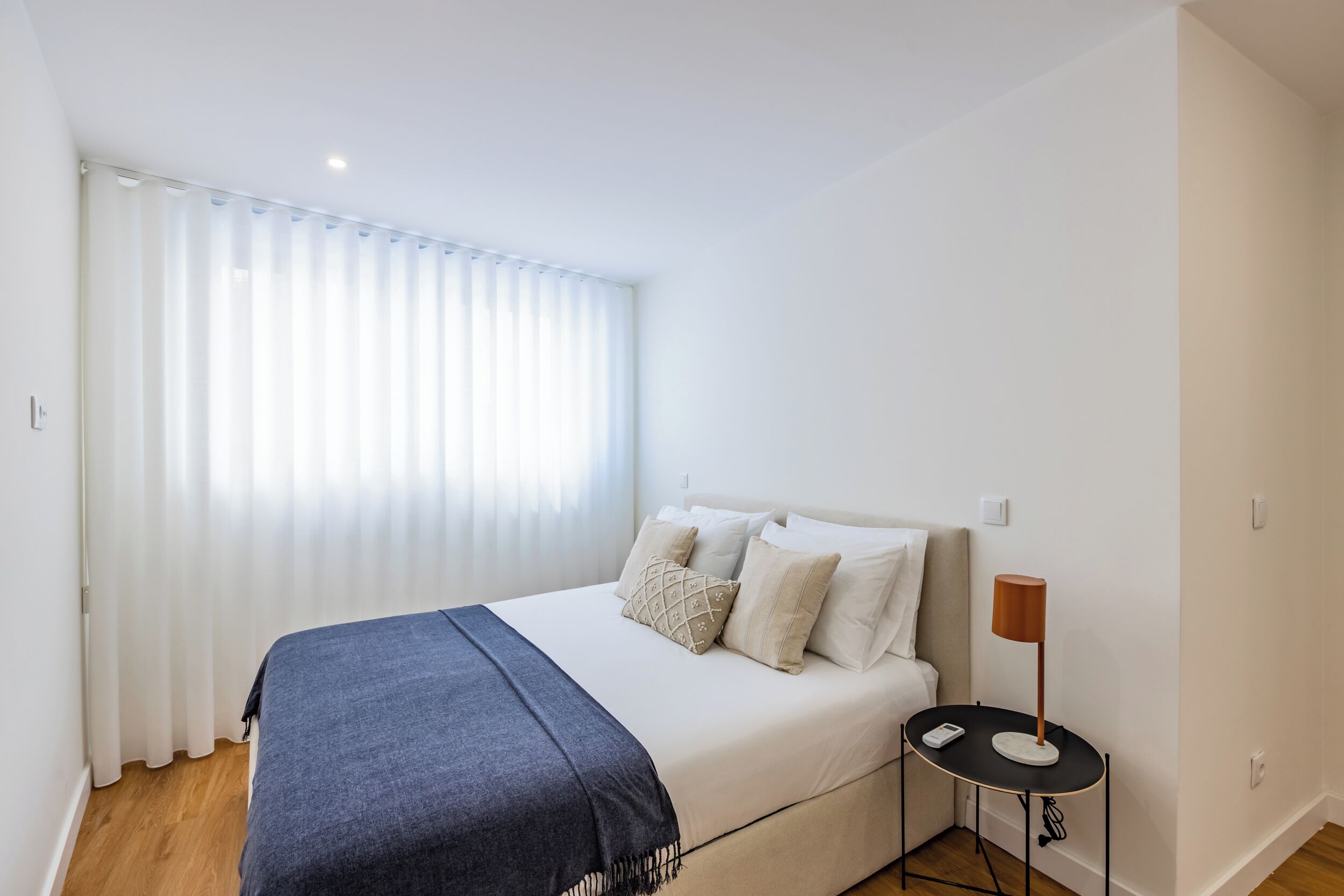 2 bedrooms, desk, iron/ironing board, travel crib