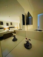 Comfort Room, 1 Bedroom, Non Smoking, Pool View | Egyptian cotton sheets, premium bedding, desk, free WiFi