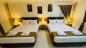 Comfort-Zimmer, 1 Schlafzimmer, Nichtraucher, Poolblick | Bettwäsche aus ägyptischer Baumwolle, hochwertige Bettwaren