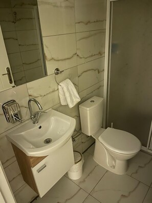 Comfort Room, 1 Bedroom, Non Smoking, Pool View | Bathroom - Sirius Otel Pamukkale (Denizli)