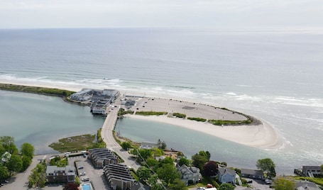 Exterior. Aspinquid Resort