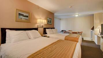 Main 2 Queen Street View | Iron/ironing board, free WiFi, bed sheets
