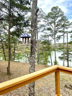Property grounds - The Dogwood at Hamilton Cove ~ Peaceful Lakefront Cabin on Lake Hamilton (Royal)