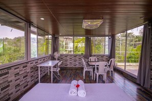 5 chambres, bureau, fer et planche à repasser, accès au Wi-Fi (inclus)