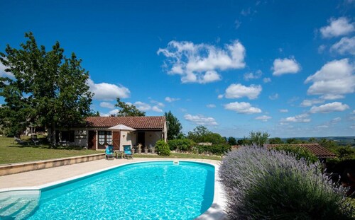 House with superb view in a quiet area and close to more than 50 tourist sites