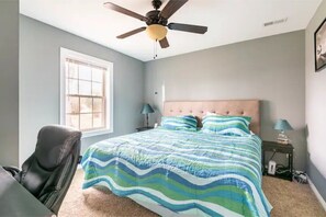 4 bedrooms - Nolin Barrel House - Lakefront (Clarkson)