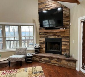 Living area - Nolin Barrel House - Lakefront (Clarkson)
