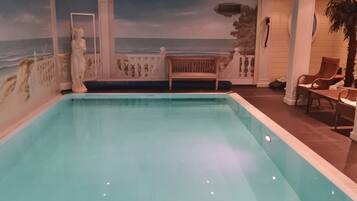 Innenpool, beheizter Pool