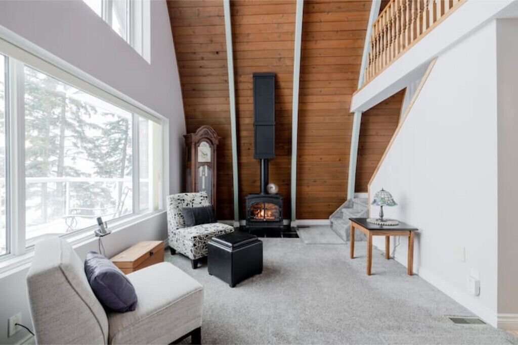 Lake Front Cabin, Kayaks, wake boards!