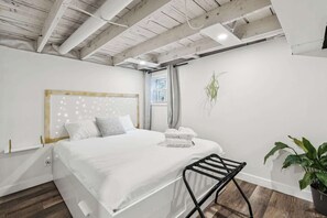 3 habitaciones, tabla de planchar con plancha, cuna de viaje y wifi 