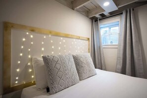 3 bedrooms, iron/ironing board, travel crib, WiFi