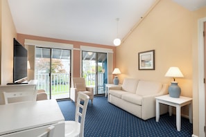 Elite Studio Suite | Ruang tamu | 42 inci televisyen plasma dengan digital, TV