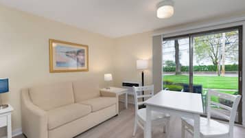 1st Floor Renovated Front Facing Studio | Living area