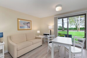 Signature-Studio | Wohnbereich | 42-Zoll-Plasmafernseher mit Digitalempfang, Fernseher