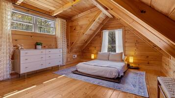 4 bedrooms, iron/ironing board, travel cot, WiFi