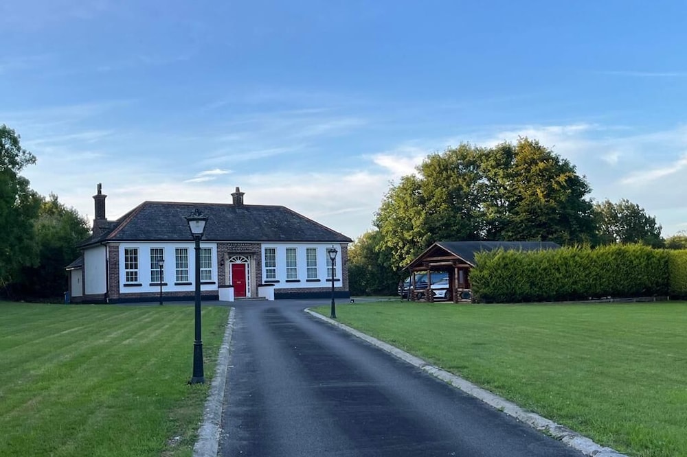 The Old School House, historic building *Newly refurbished, Pet Friendly*