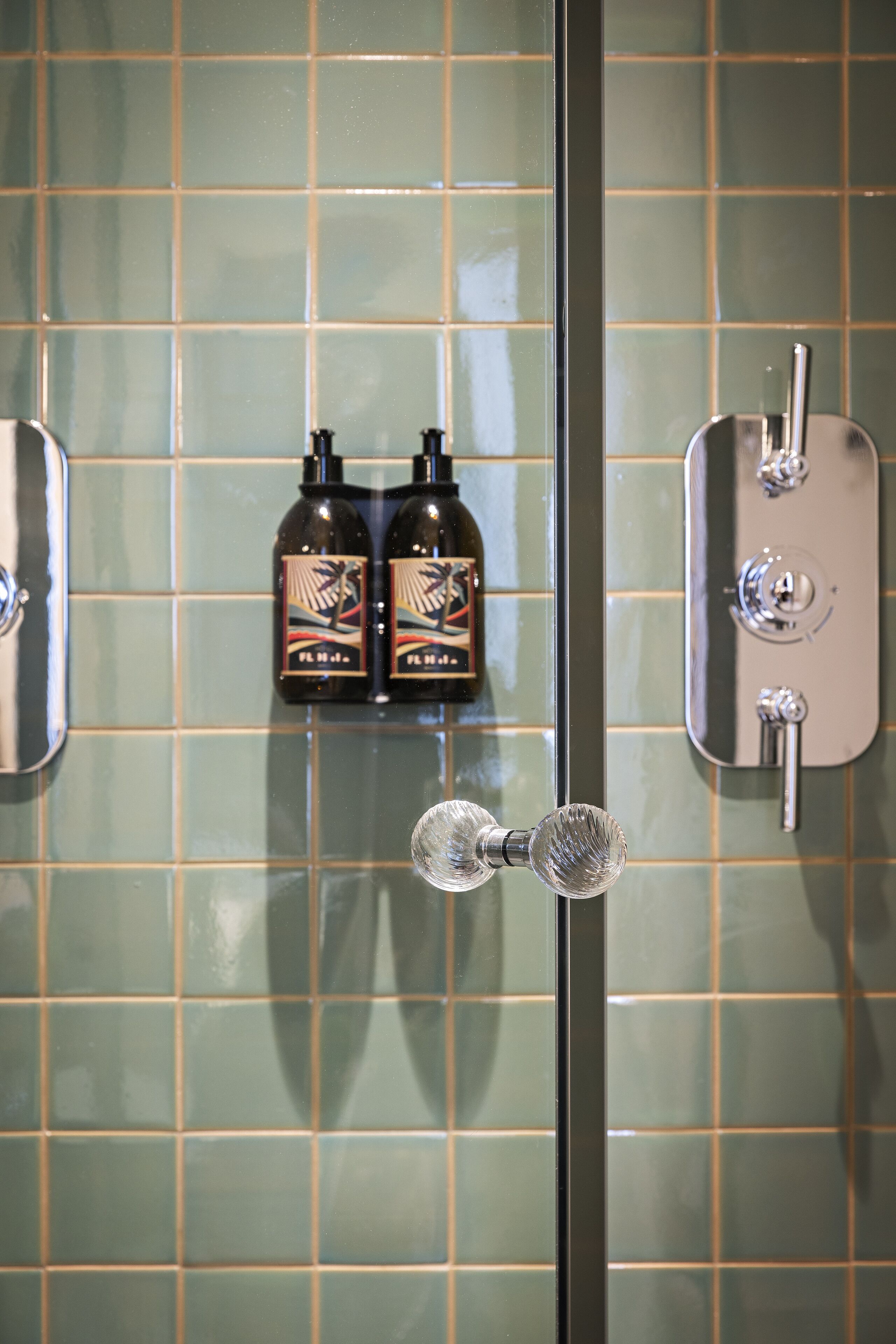 Deluxe Room, 1 Bedroom | Bathroom | Hydromassage showerhead, hair dryer, slippers, towels