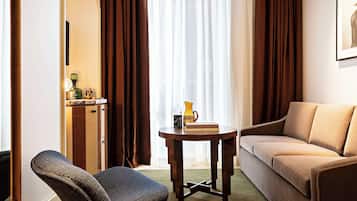 Junior Suite | Premium bedding, minibar, in-room safe, individually furnished