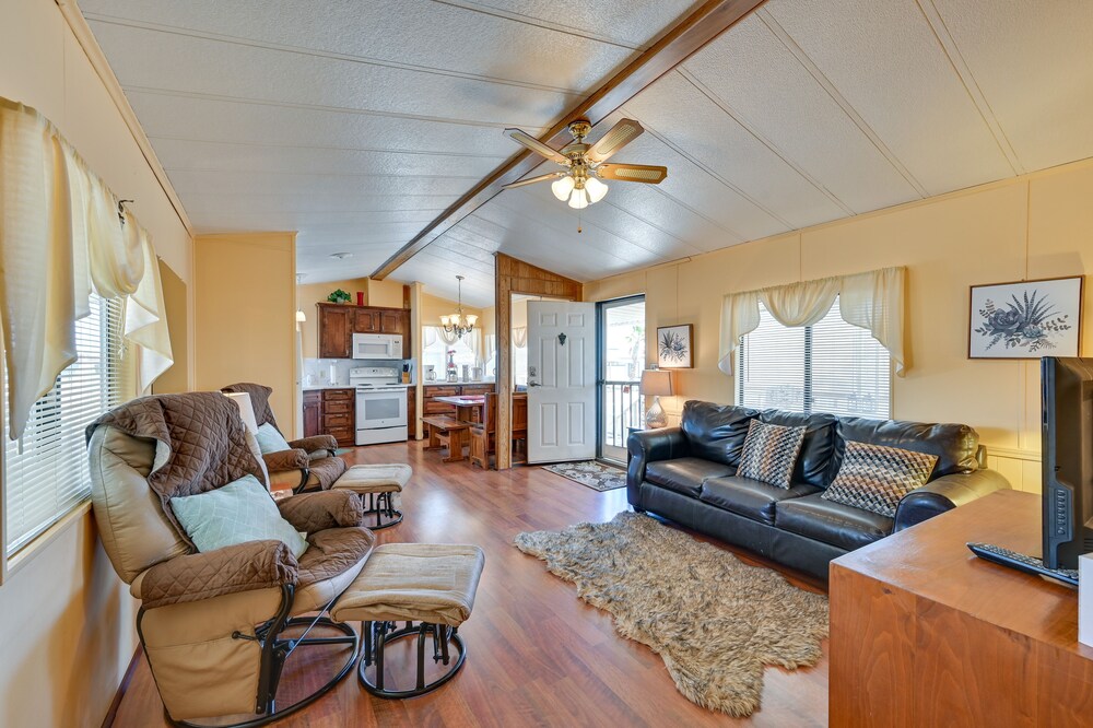 Yuma Vacation Rental w/ Resort Pool & Hot Tub!