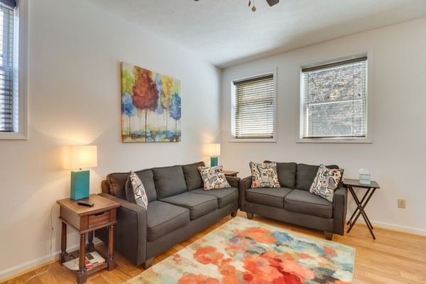 Marlinton Vacation Rental | 1BR | 1BA | Stairs Required | 650 Sq Ft