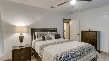 3 chambres, fer et planche Ă repasser, Internet gratuit, draps fournis