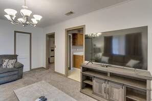 Flat-screen TV - Cozy Georgia Vacation Rental w/ Backyard & BBQ (Waycross)