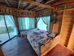 1 bedroom, desk, free WiFi, bed sheets