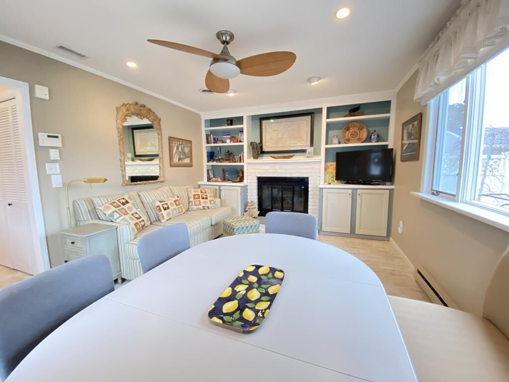 Captain Quarters near Philly Beach