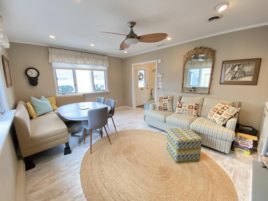 Captain Quarters near Philly Beach