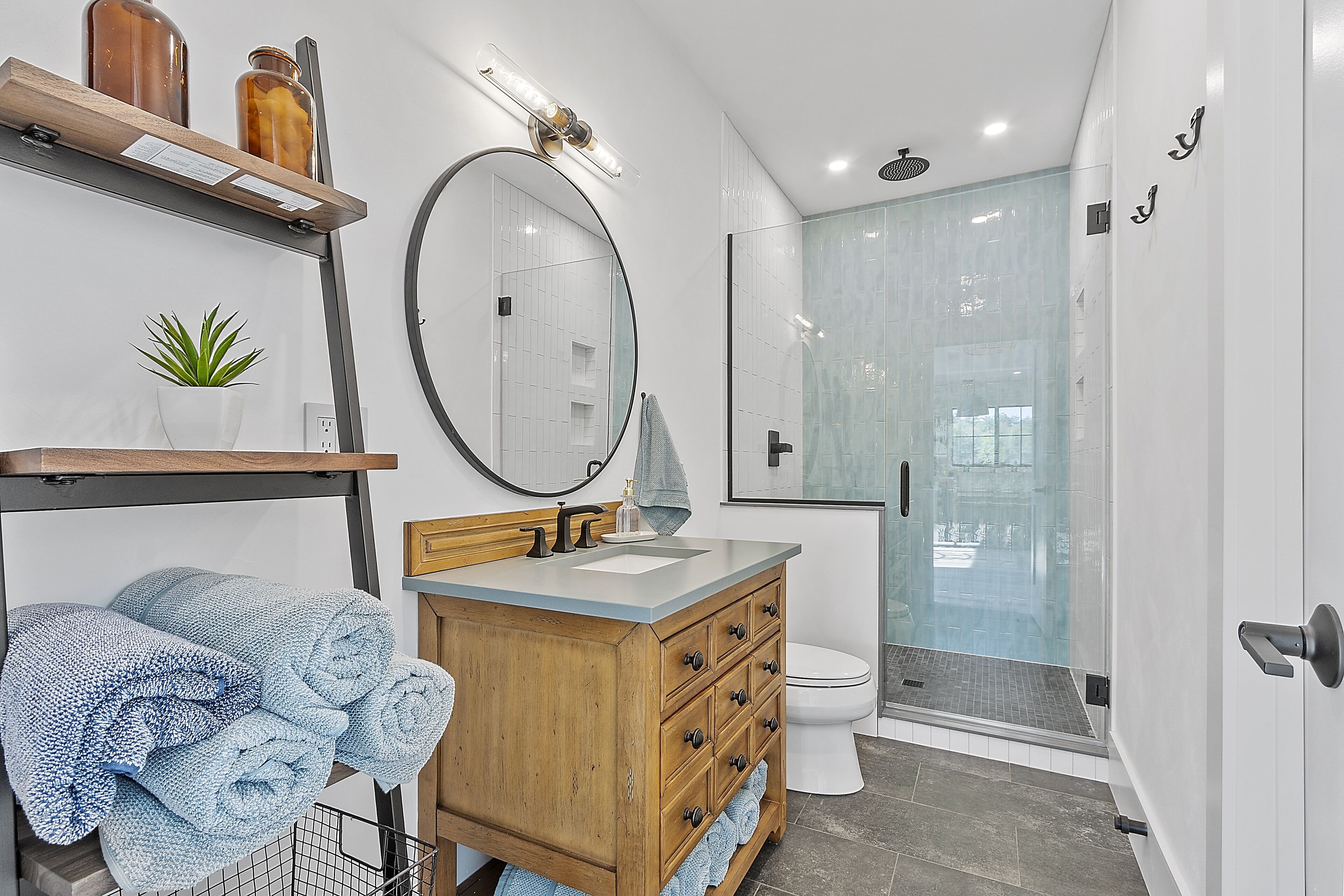 Copley's Lakefront Cottage on Lake Monomonac