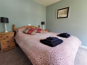 5 bedrooms, WiFi - Coach House (Llanfyrnach)