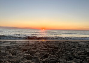 Beach nearby - Hale Aloha: An Aloha-Inspired Escape in the OBX (Kill Devil Hills)
