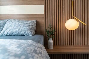 3 bedrooms, desk, iron/ironing board, WiFi - Modern and Cozy 3BR In The City, near Bui Vien St (Thành phố Hồ Chí Minh)