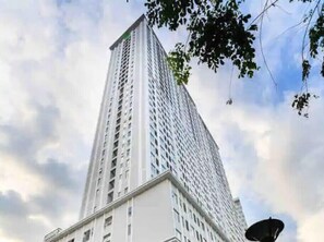 Exterior - Modern and Cozy 3BR In The City, near Bui Vien St (Thành phố Hồ Chí Minh)