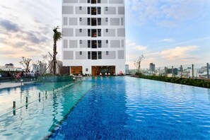Außenpool, Infinity-Pool